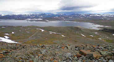 Blick auf den Guolasjávri-See vom Halti-Hochplateau Guolasjávri-See