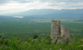 Glavas-Tower und Peruca-See