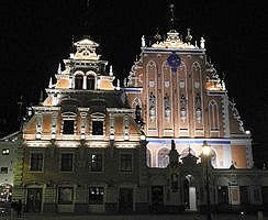 Riga bei Nacht