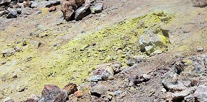 Schwefelablagerungen im Krater des <i>Teide</i>