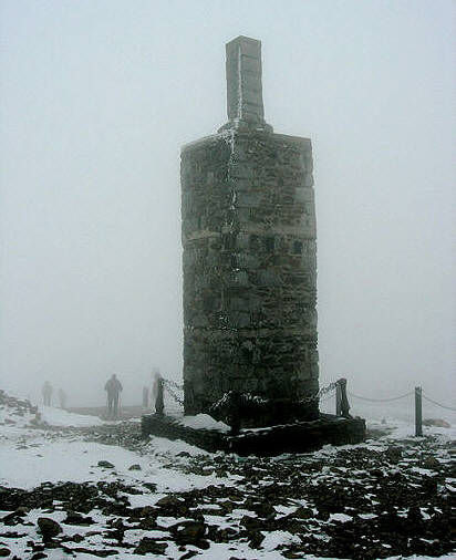 Snêzka (1602 m), Gipfelstein Snêzka