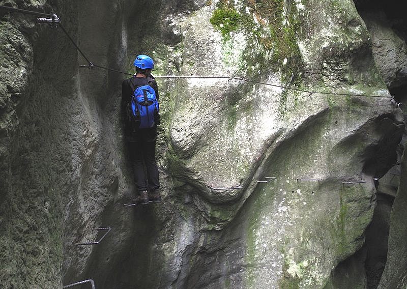 Querung in den Klammwänden des Rio Sallagoni Rio Sallagoni