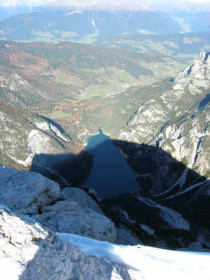 Blick vom Gipfel des Seekofel zum Pragser Wildsee Pragser Wildsee
