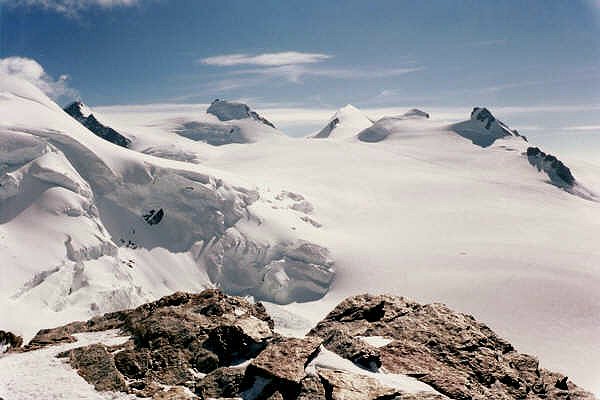 Zentrale Monte-Rosa-Gruppe mit Signalkuppe (4556 m) Zentrale Monte-Rosa-Gruppe