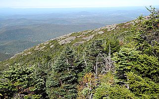 Abstieg über die in Bildmitte sichtbare Sunset Ridge nach Westen. Sunset Ridge